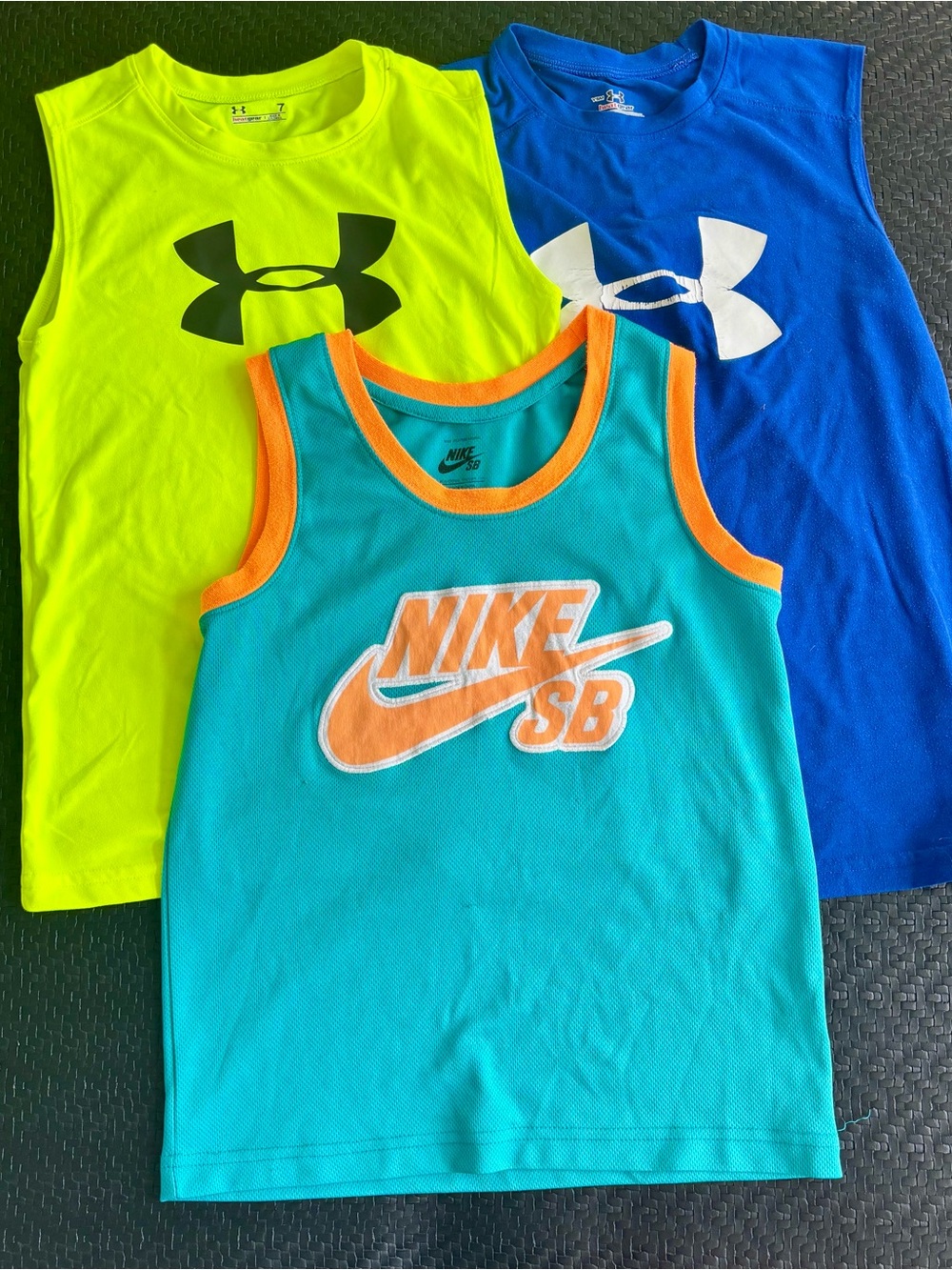 Lot of 3 boys tank tops Nike and under armour